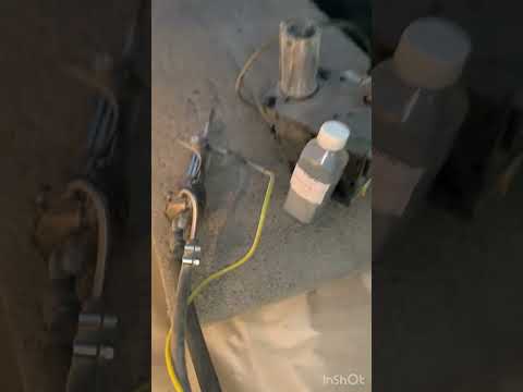 Видео: И снова в покраске Nissan x-trail t32. Удаление сильной коррозии крыши