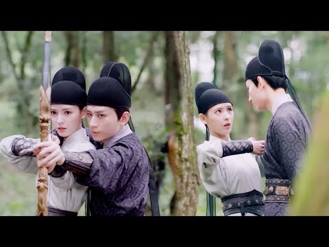 Видео: Золушка случайно встречает красивого императора и влюбляется в него с первого взгляда.