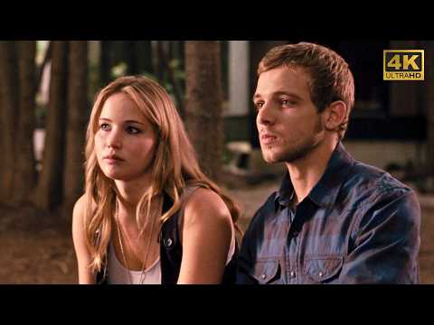 Видео: Переехав, девушка знакомится с симпатичным соседом, который что-то скрывает…