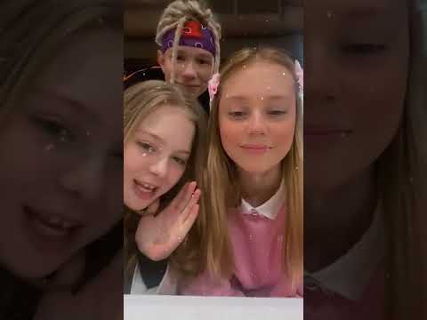 Видео: 🔔 #Эфир: @ivanstarmusic 👨‍🦳 → #празднует 🎉 #День_Рожденья🎈 с #участниками @ECOLEmusic 🎵  | 01.03.2022