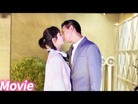 Видео: Ледяной директор делает предложение и сразу назначает загс – девушка краснеет до ушей 💖🔥