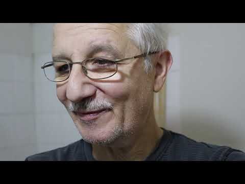 Видео: Бритьё опасными бритвами GD (Gold Dollar 66)#3 VS Barber's King Solingen straight razors shaving