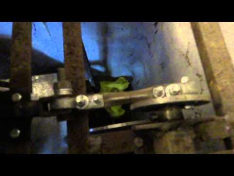 Видео: Самодельное сито с электроприводом для червя