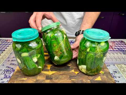 Видео: САМЫЕ ВКУСНЫЕ СОЛЕНЫЕ ОГУРЦЫ НА ЗИМУ: добавьте ложку водки - этот секрет мне рассказали на базаре!