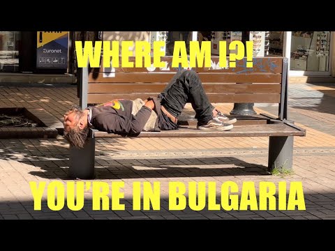 Видео: Беженец🇧🇬Болгария. София. Цены в кафе. Бомжи. Красивые девушки. Демонстрация. Главная улица.