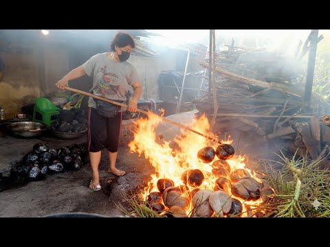 Видео: 🔥 Жареный кокос! Удивительный процесс приготовления жареной кокосовой воды | Таиланд