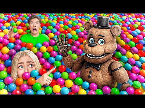 Видео: Экстремальные Прятки с Фредди | Смешные Моменты от Candy DO