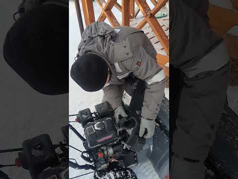 Видео: Обзор снегоуборщика Парма МСБ-01-761ЭФ