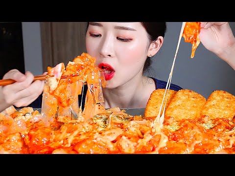 Видео: Кисло-сладкая свинина пицца кимчи кисло-сладком свинины ASMR Mukbang Eating Show