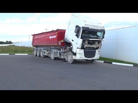 Видео: На Дафе у Андрюхи солярка пошла из под трубок после ТО((Замена подъёмника кабины