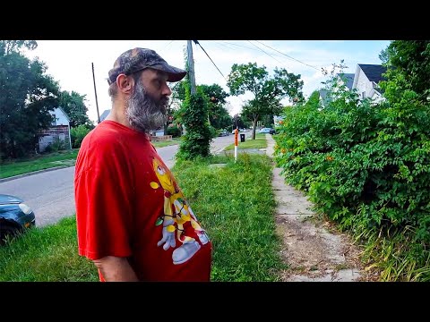 Видео: ПРАВООХРАНИТЕЛЬНЫЕ ОРГАНЫ выписали несколько штрафов этому пожилому мужчине, но никто не захотел ...