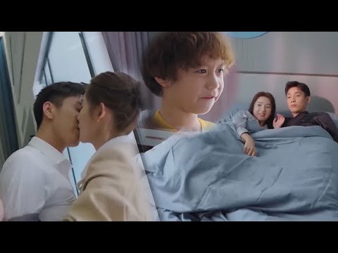 Видео: Они целуются снаружи внутрь, чтобы завести второго ребенка, Цюаньцюань ревнует и протестует.