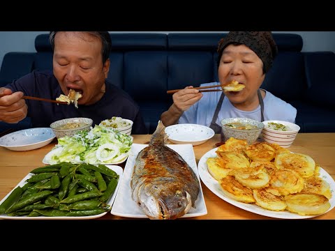Видео: Корейская домашняя еда! Луковый блинчик и гороховый салат - кулинарное шоу Мукбанг