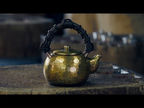 Видео: Как делают кованую посуду BORK: ручная работа японских мастеров. Медная посуда для чайных церемоний