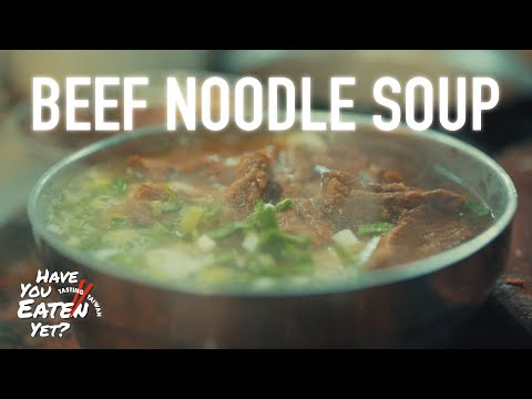 Видео: ГОВЯЖИЙ СУП С ЛАПШОЙ (#牛肉麵): Вкус дома 🍜 | Вы уже поели? Пробуем Тайвань