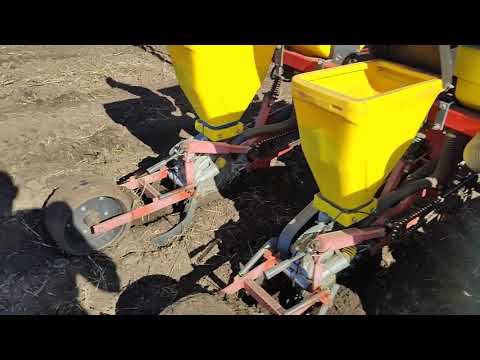 Видео: Посів пшениці сівалкою точного висіву на 35 міжряддя, 14.10.2022