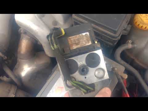 Видео: Saab 9.5 TiD 3.0 проблема с блоком ABS (c1605)