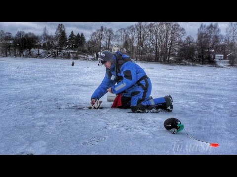 Видео: ✅Рыбалка на жерлицы. Первый лёд 2019-2020 Можайское водохранилище. Ловим щуку плотву и окуня.