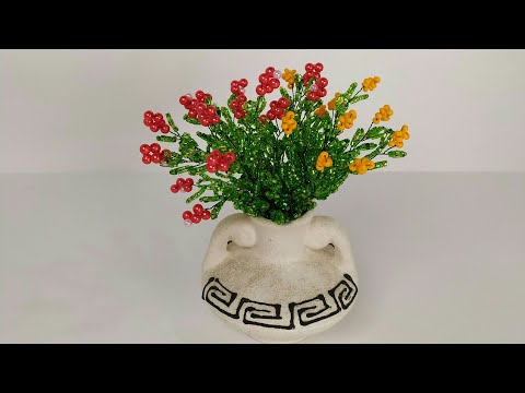 Видео: Цветы из бисера. Букет брусники из бисера и бусин. Мастер класс. Пошаговый МК для начинающих.