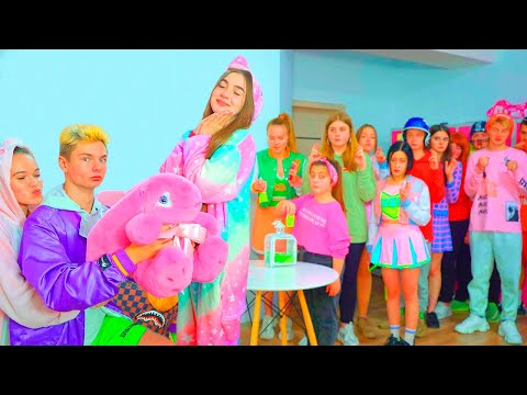 Видео: ДИЈАНА VS СМАЈЛ 🎓 + Дупли састанак и избор НП 👯‍♀️ СРЕДЊОШКОЛЦИ БИРАЈУ ПРЕДСЕДНИКА ШКОЛЕ! 🏫