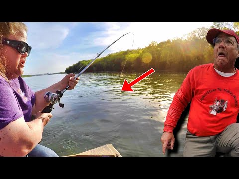 Видео: НЕВЕРОЯТНЫЙ УЛОВ! СЬЮ ПОПАЛА НА Крючок ОГРОМНУЮ РЫБУ!!!