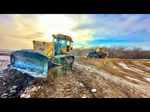 Видео: Трактор К-701 Вытаскиваю Т-130