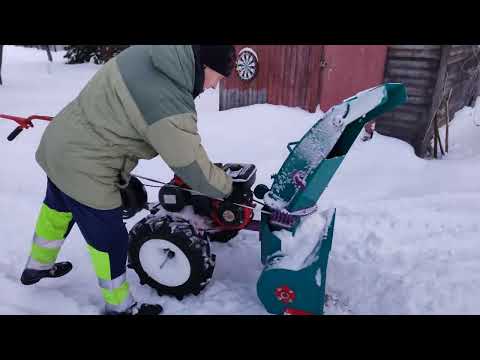 Видео: Снегоуборочная приставка СМ 600 и мотоблок Салют 5, окончательный результат.