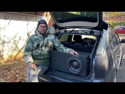 Видео: Dl Audio Phoenix Black Bass 12 разваливает Ford Focus 2