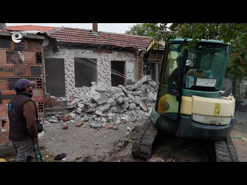 Видео: Започна премахването на незаконни строежи в Хасково