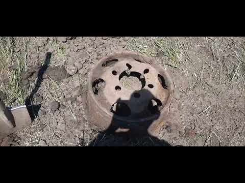 Видео: #копметалла #рыбалка #двоеслопатой. Нашли диск от Газ 53