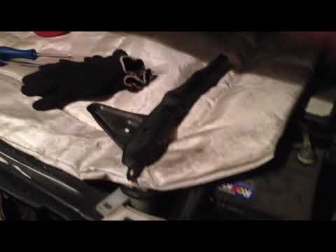 Видео: Установка рестайлинга на Land Cruiser 100 дорестайлинг