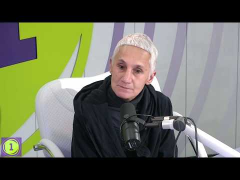 Видео: Роза Хайруллина в программе «Полёты во сне и наяву с Нармин!» на Радио 1