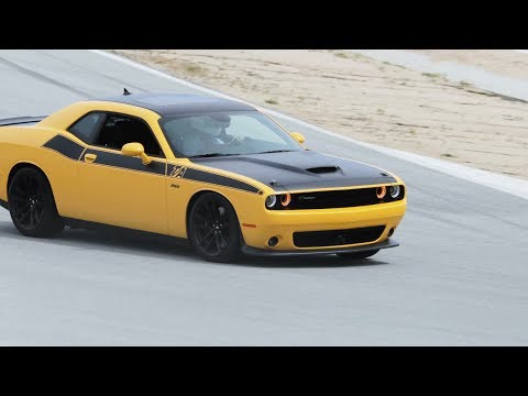 Видео: Dodge Challenger T/A 392 2017 года. Первый тест-драйв