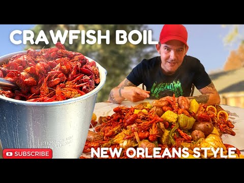 Видео: Как варить раков по-новоорлеански | Острый картофель, колбаски, кукуруза и грибы