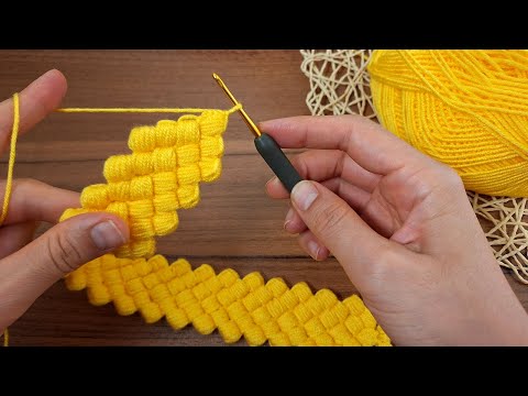 Видео: Новинка: стильный урок по вязанию крючком повязки на голову