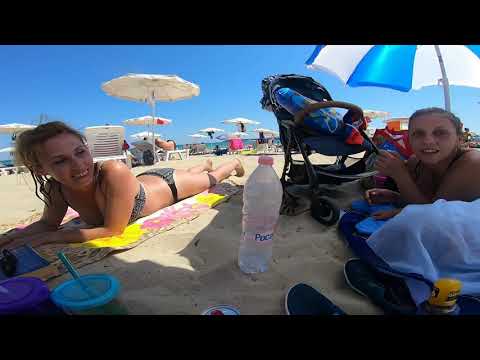 Видео: На море с мама Меги и малкия Ники