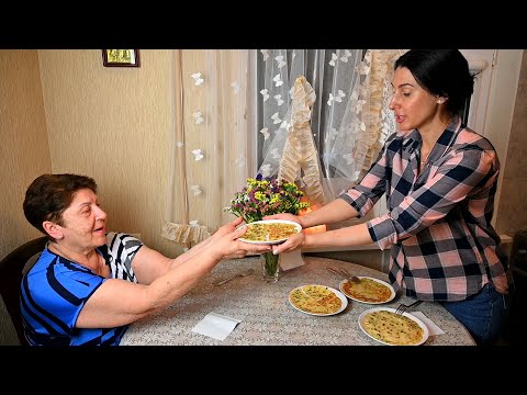 Видео: Вкуснейший ЗАВТРАК на кефире! Всё смешать и залить! // Tasty breakfast recipe