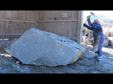 Видео: Удивительное превращение гигантского камня в идеальные гранитные кубы для строительства дорог!