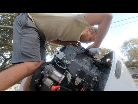 Видео: Спасенный после урагана подвесной лодочный мотор. Suzuki 150 2021 года. ПОВЕРНЕТСЯ ЛИ ОН?