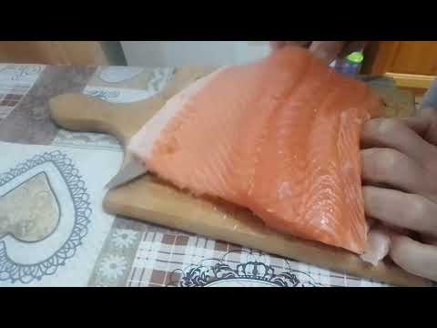 Видео: КАК СЕ МАХА КОЖА НА СЬОМГА