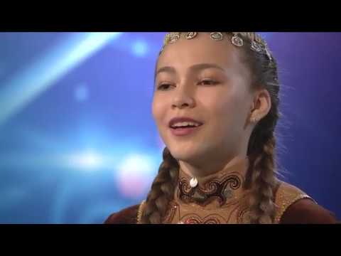 Видео: Ләйсән Ғибәҙуллина - Бер алманы бишкә бүләйек