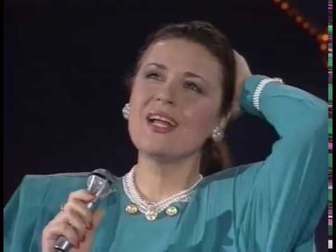 Видео: Валентина Толкунова Очередь за счастьем Песня 94 (августовский выпуск)