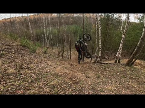 Видео: Ачкасовский карьер - отличное место для эндуро