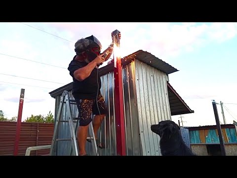 Видео: Показываем, как не надо строить! Столбы, первая ферма, очередная ж... Часть 4