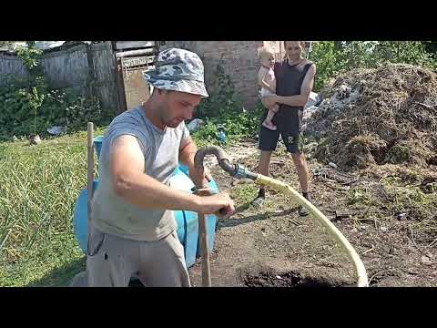 Видео: Скважина под 50мм. трубу ручным гидробурением.
