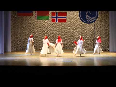 Видео: Образцовый ансамбль танца «Отрада» (Республика Коми) - "За тихой рекой"