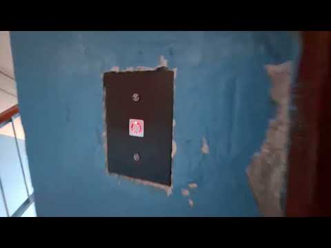 Видео: Обзор странного советского лифта.