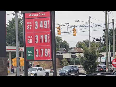 Видео: БЕНЗИН  в USA  Erie Pennsylvania 