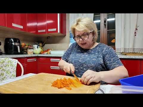 Видео: Адам приглашает на ужин. Готовлю мужу салат . Обалденный салат . Такое не каждому по вкусу.