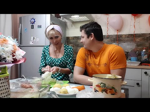 Видео: Готовим ПРАЗДНИЧНЫЙ ужин  | НАШ Романтический СТОЛ на 14 ФЕВРАЛЯ | Рецепт НОВОГО салатика с АНАНАСОМ